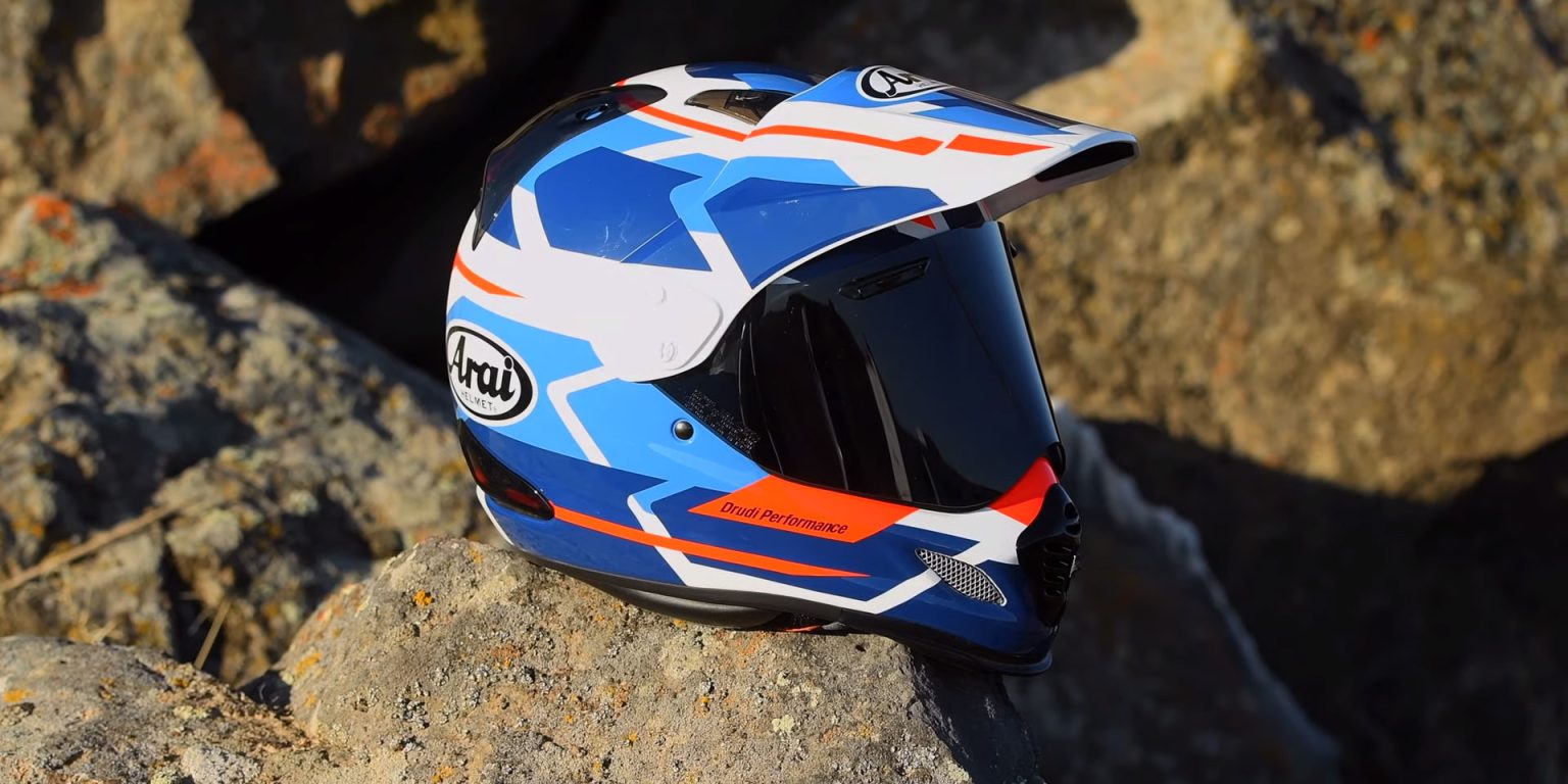 5 Best Dual Sport Helmets [Urban/Suburban Motorcycle Riding]