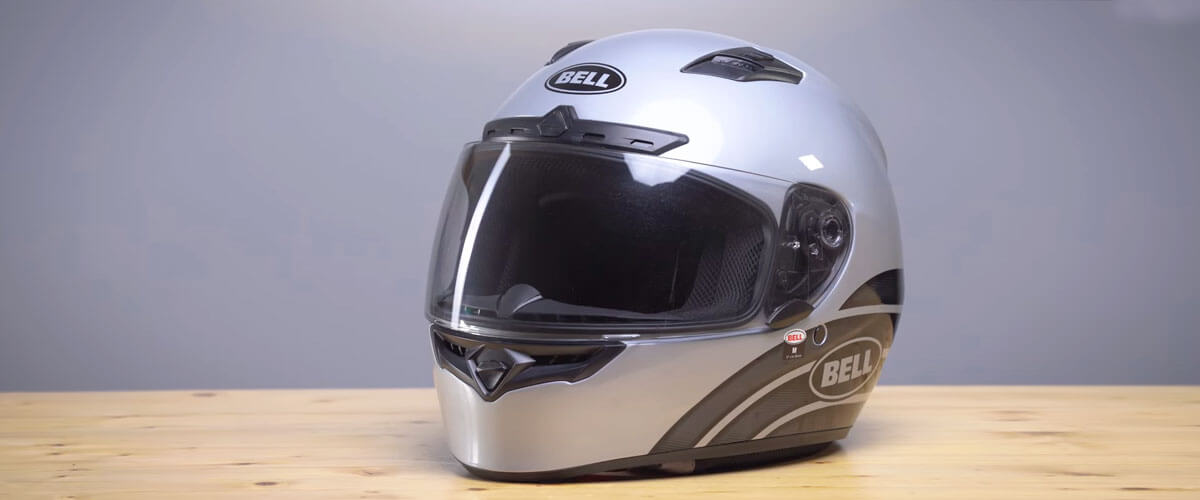factors to consider when buying a scooter helmet