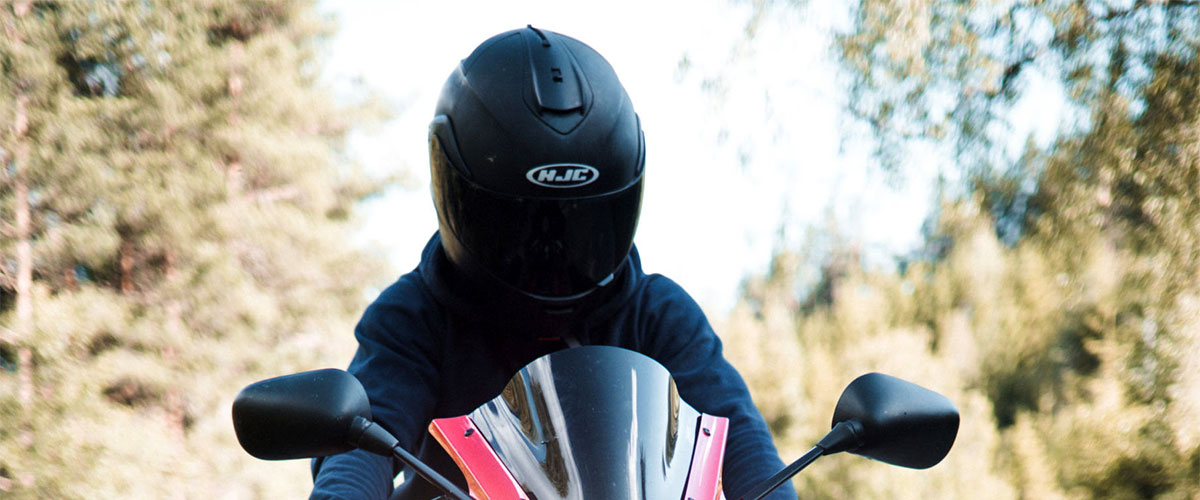 Full-face motorcycle helmet