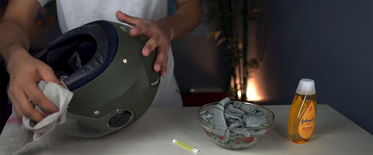 How To Clean a Motorcycle Helmet [Helmet Maintaining Tips]