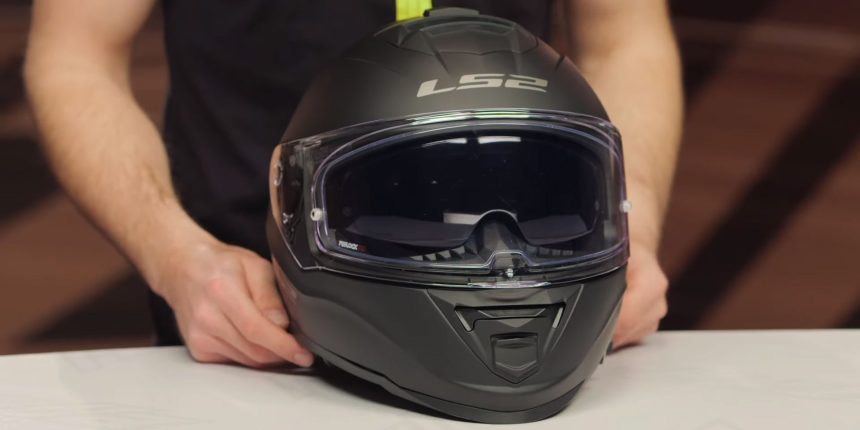 LS2 Assault Helmet Review [Lightweight and Strong]